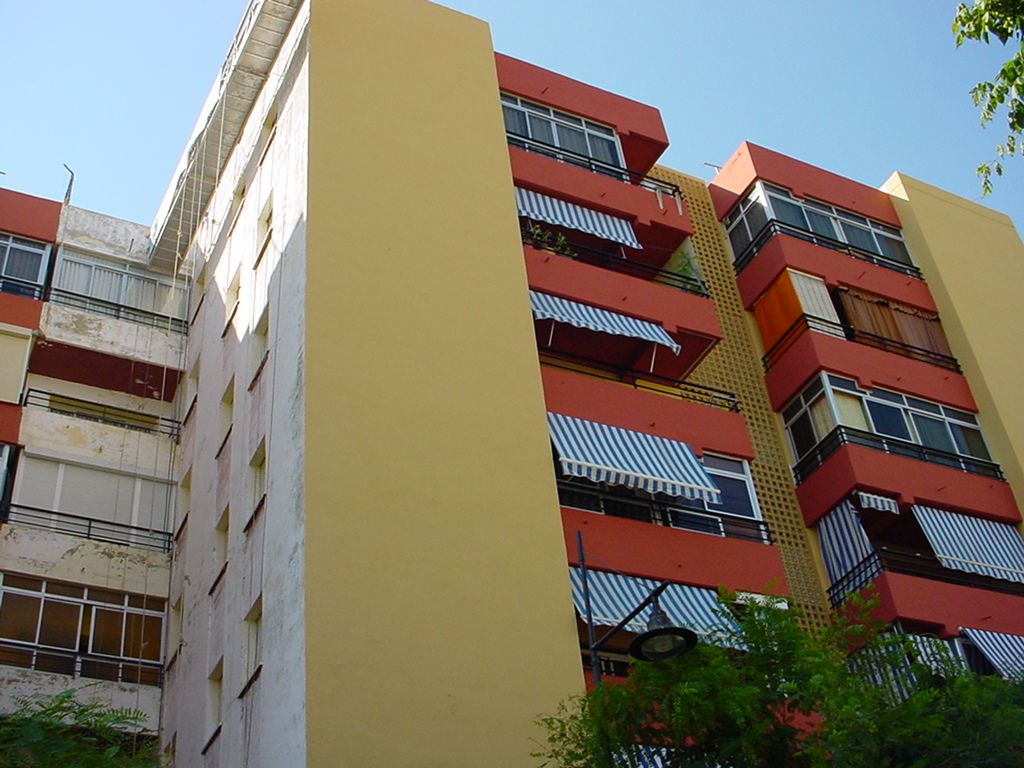 Noria 3 Building, painted buildings in Marbella.