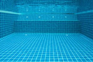 Impermeabilización de piscinas con gresite