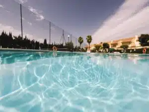 Errores más comunes al reformar una piscina