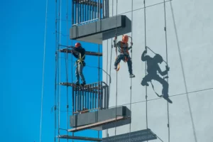 Instalación de líneas de vida en entornos marinos