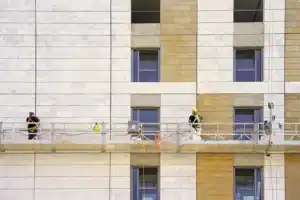 cómo saber si la fachada de tu edificio necesita una rehabilitación urgente